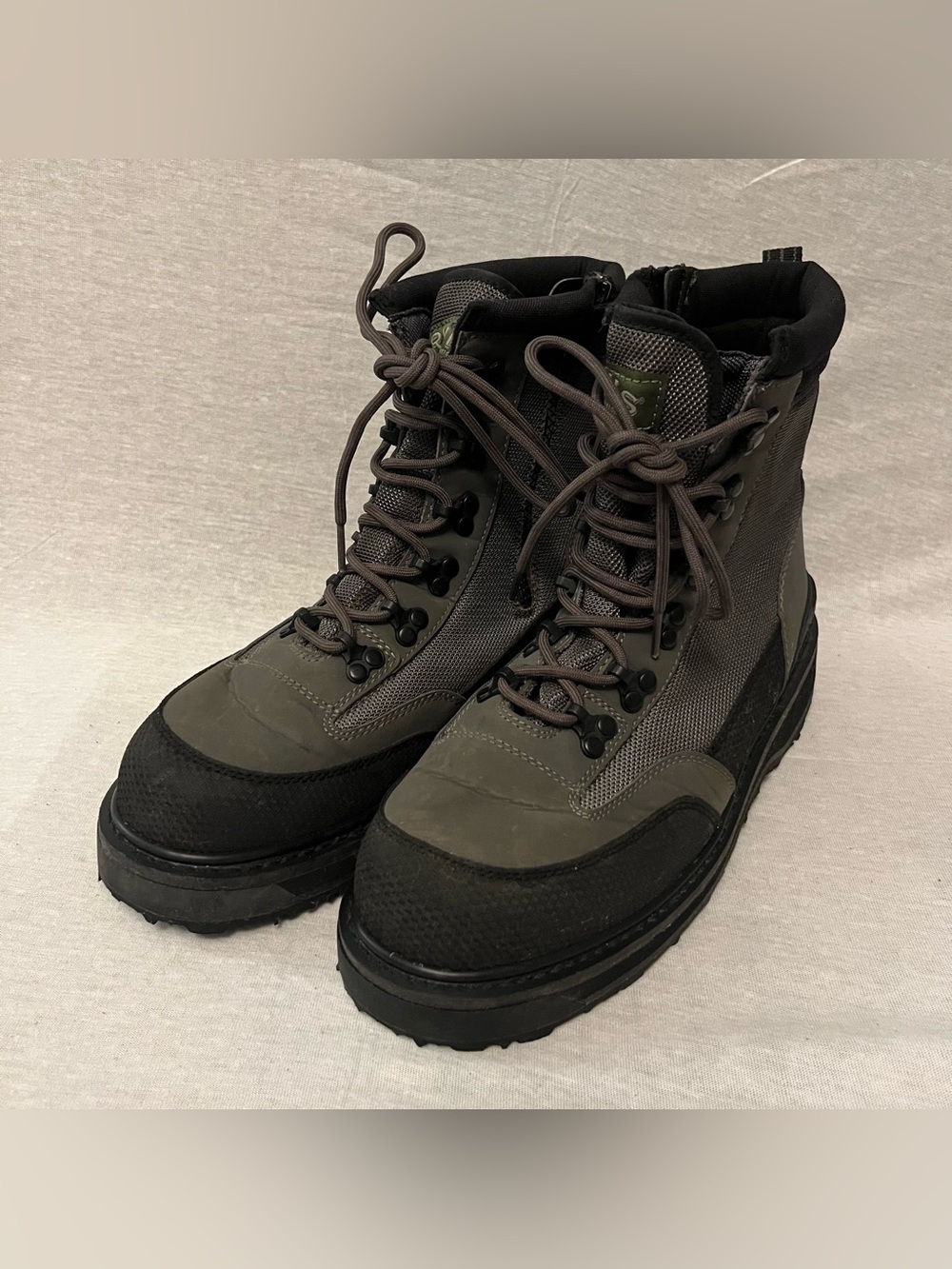 Orvis River Guard Easy-On Brogue Wading Boots in Olive Green